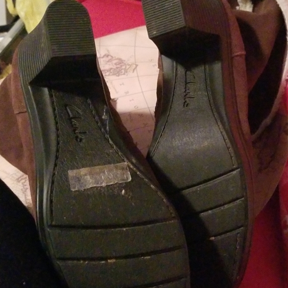 Clark's booties with heal very warm in side - Picture 5 of 5